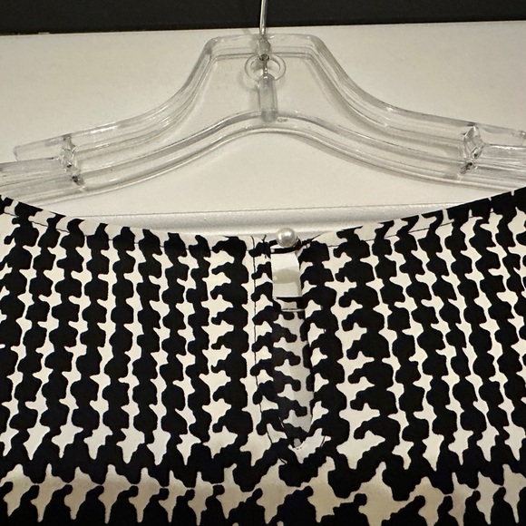 SOLD**POET SLEEVE Sz. L TOP - HOUNDSTOOTH SOLD OUT** - Picture 4 of 10